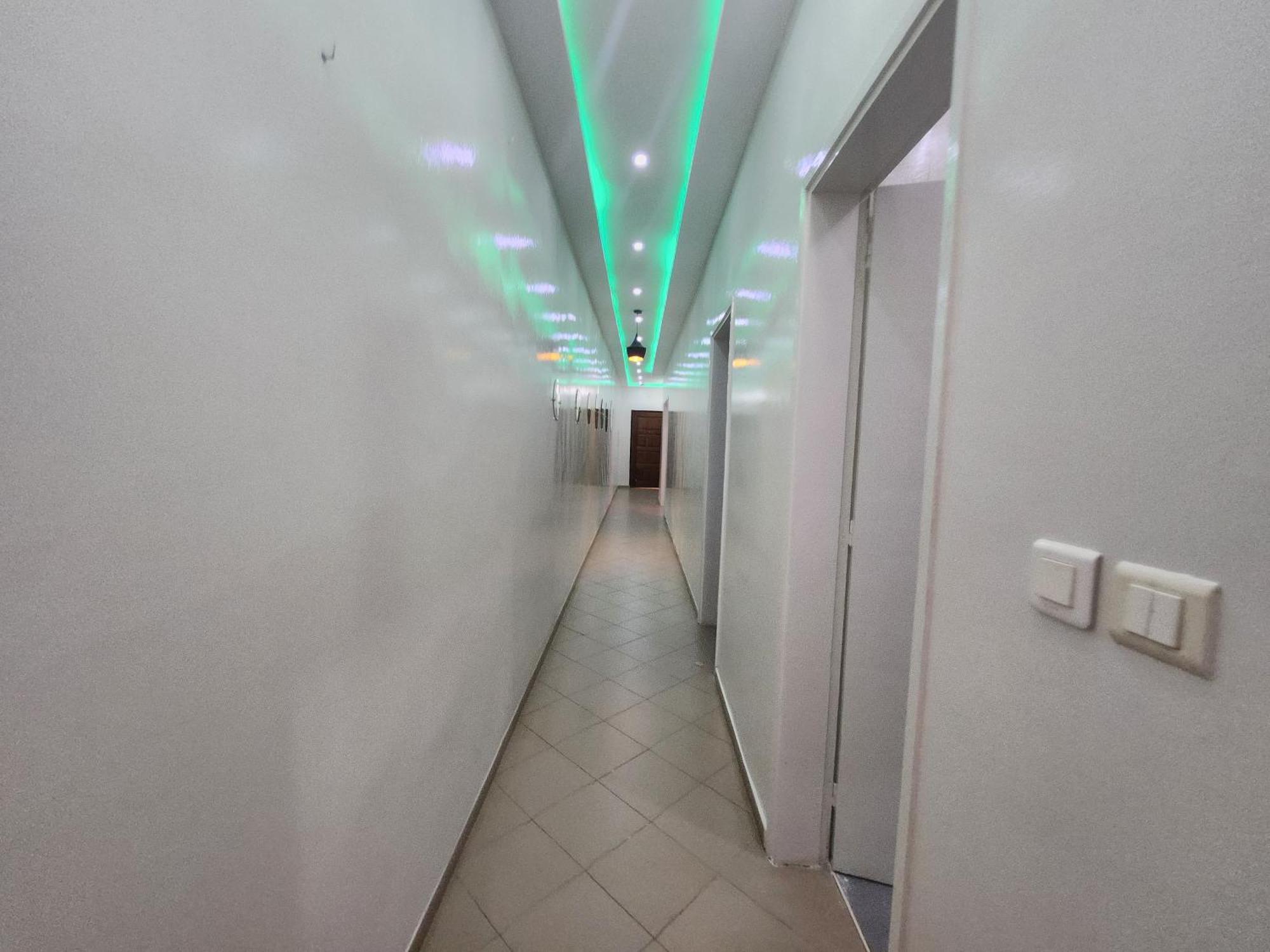 Center 2 Bedrooms *